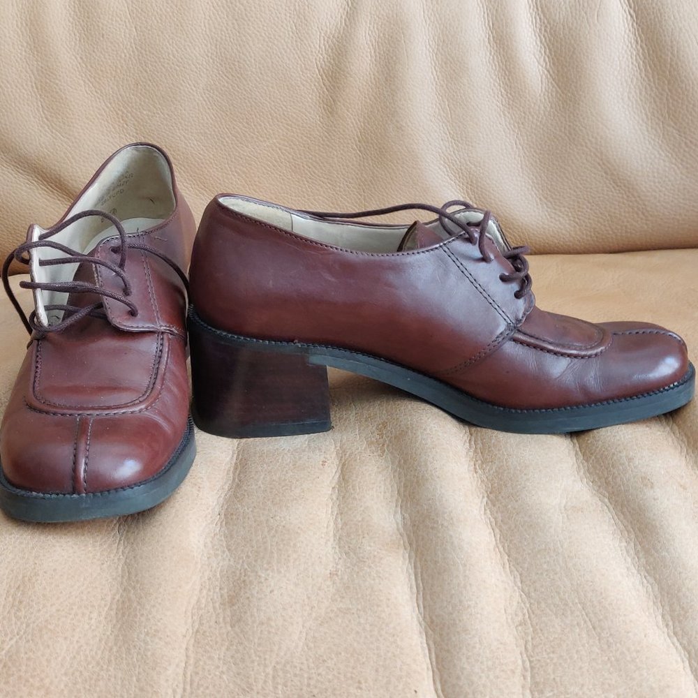 Leather shoes for ladies - Picture 2 of 3